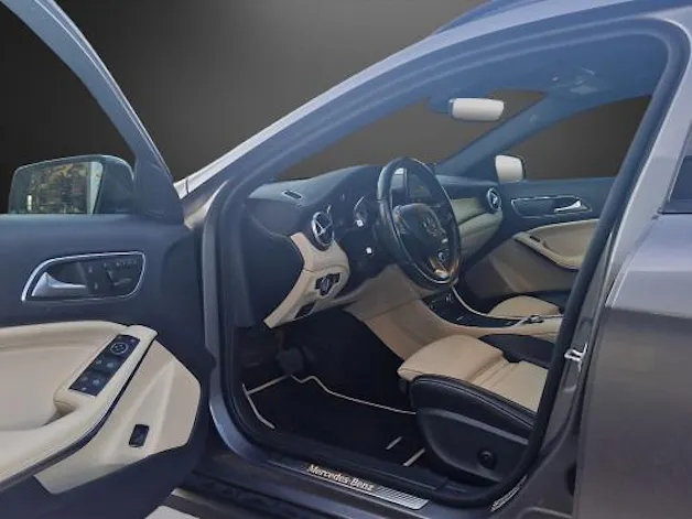 MERCEDES-BENZ GLA 250 Urban 4Matic