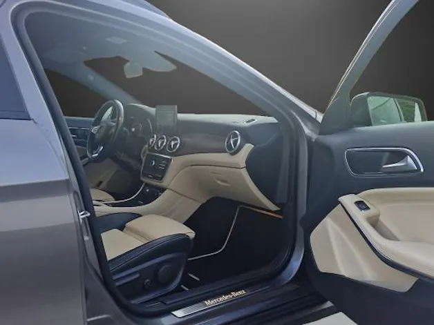 MERCEDES-BENZ GLA 250 Urban 4Matic