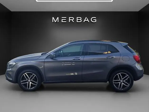 MERCEDES-BENZ GLA 250 Urban 4Matic
