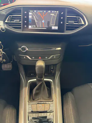 Peugeot 308 SW 2.0 BlueHDI Allure Automatic | CH | MFK 05/2025 |