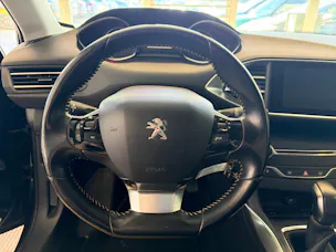 Peugeot 308 SW 2.0 BlueHDI Allure Automatic | CH | MFK 05/2025 |