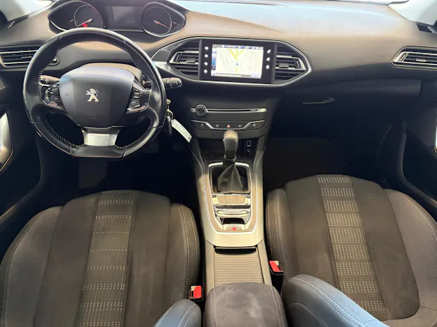 Peugeot 308 SW 2.0 BlueHDI Allure Automatic | CH | MFK 05/2025 |