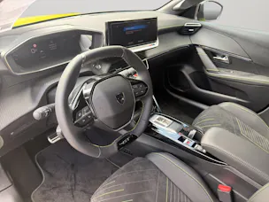 Peugeot 208 NEW 1.2 MHEV 145 GT