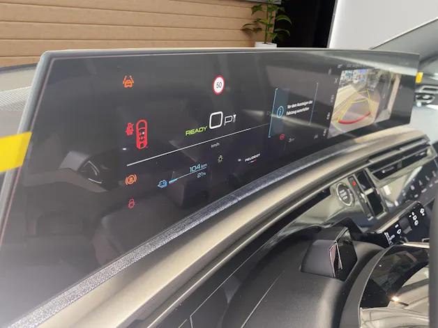 Peugeot 5008 NEW 73kWh Allure Premium AWD