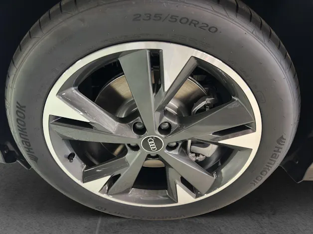 Audi Q4 Sportback e-tron quattro performance Swiss Ski