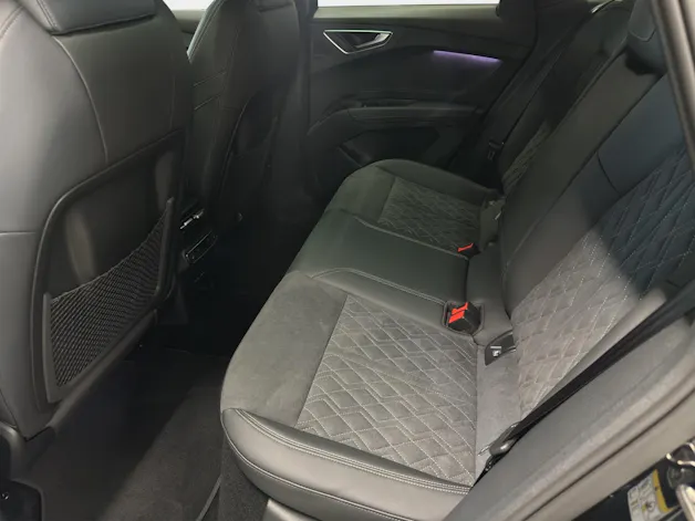 Audi Q4 Sportback e-tron quattro performance Swiss Ski