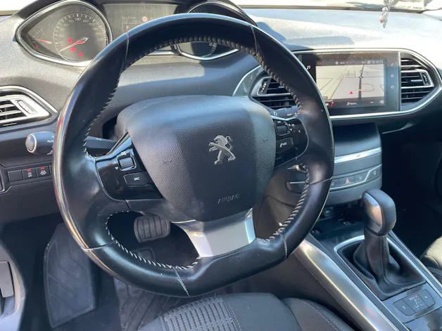 Peugeot 308 1.2 Pure Tech Allure EAT6