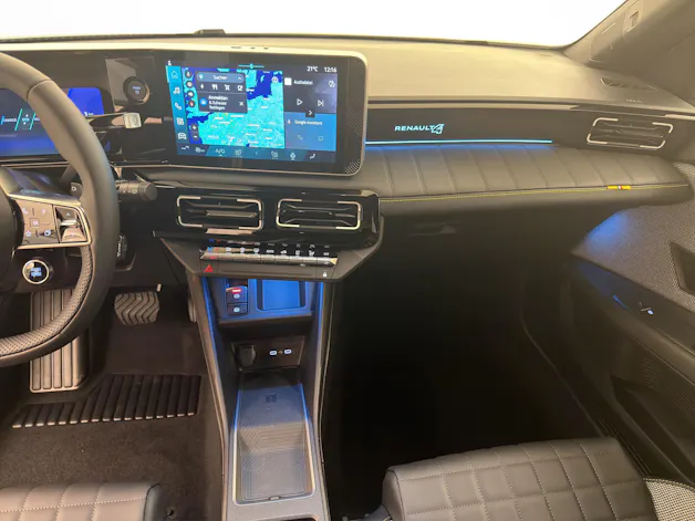 RENAULT R4 E-Tech Comfort Range plein