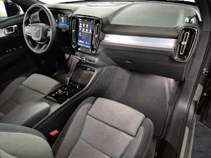 Volvo XC40 2.0 B3 MH Plus Dark