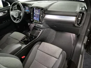 Volvo XC40 2.0 B3 MH Plus Dark
