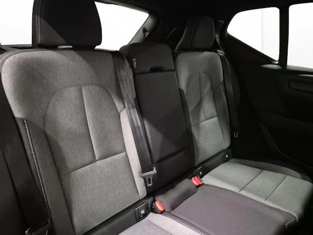 VOLVO XC40 2.0 B3 MH Plus Dark