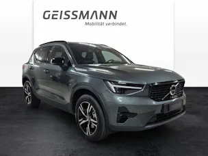 Volvo XC40 2.0 B3 MH Plus Dark