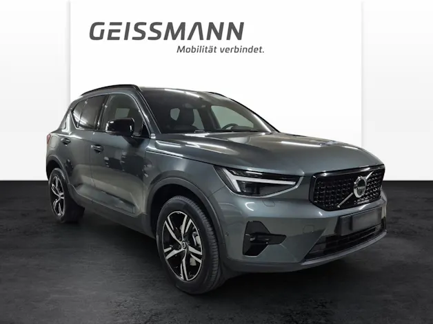 VOLVO XC40 2.0 B3 MH Plus Dark