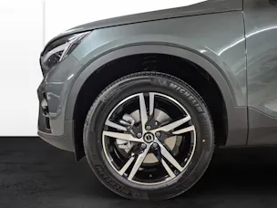 Volvo XC40 2.0 B3 MH Plus Dark