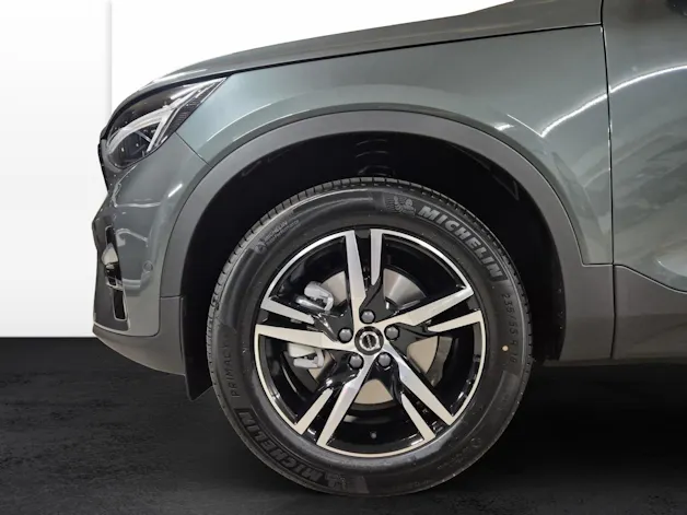 VOLVO XC40 2.0 B3 MH Plus Dark