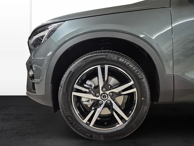 VOLVO XC40 2.0 B3 MH Plus Dark