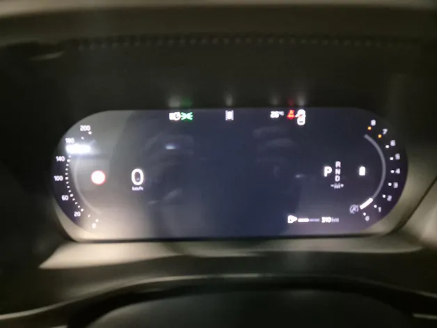VOLVO XC40 2.0 B3 MH Plus Dark