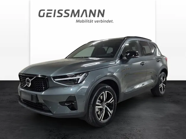 VOLVO XC40 2.0 B3 MH Plus Dark