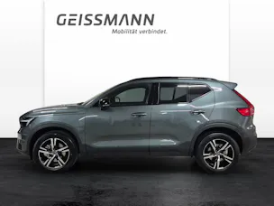 Volvo XC40 2.0 B3 MH Plus Dark