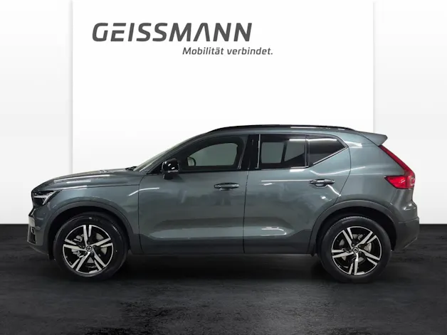 VOLVO XC40 2.0 B3 MH Plus Dark