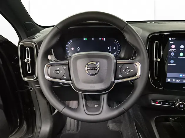 VOLVO XC40 2.0 B3 MH Plus Dark