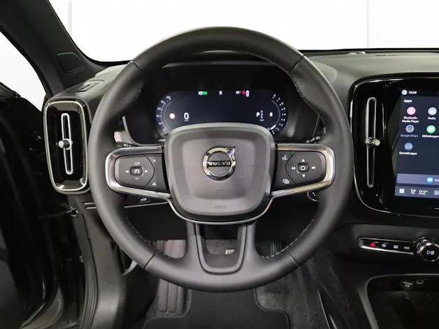 VOLVO XC40 2.0 B3 MH Plus Dark