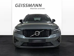 Volvo XC40 2.0 B3 MH Plus Dark