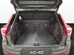 Volvo XC40 2.0 B3 MH Plus Dark