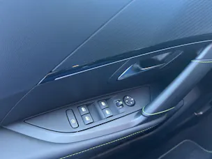 Peugeot 208 NEW 1.2 Hybrid 145 GT