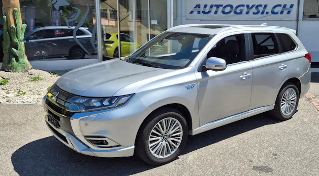 Mitsubishi Outlander PHEV Diam. 4WD mit 1.5t AHK