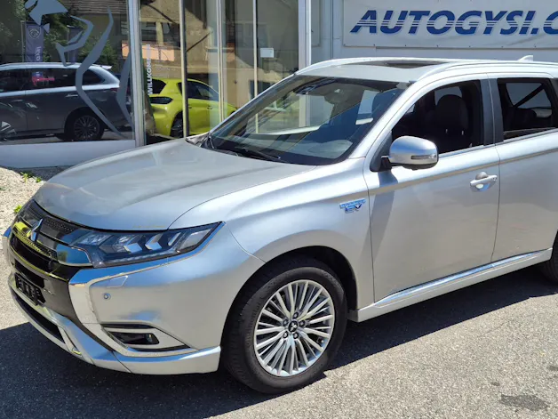 Mitsubishi Outlander PHEV Diam. 4WD mit 1.5t AHK