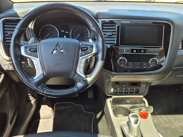 Mitsubishi Outlander PHEV Diam. 4WD mit 1.5t AHK