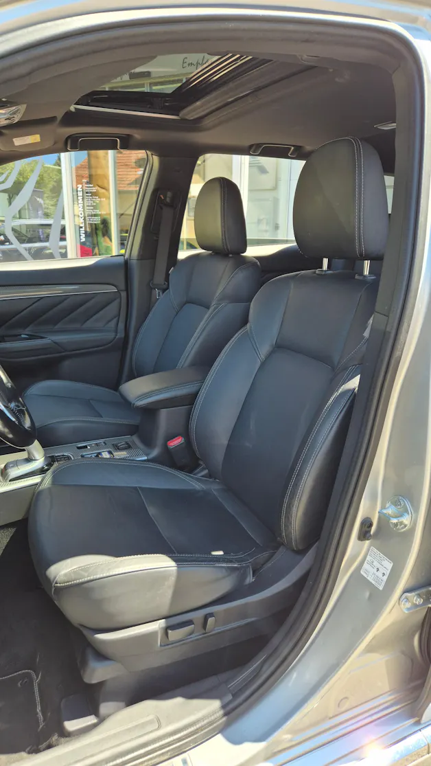 Mitsubishi Outlander PHEV Diam. 4WD mit 1.5t AHK