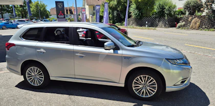 MITSUBISHI OUTLANDER 2