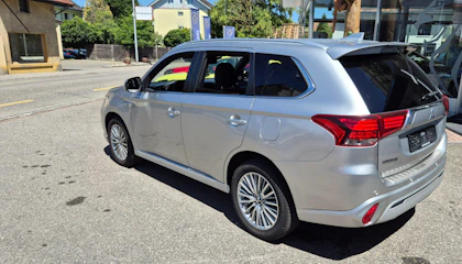 MITSUBISHI OUTLANDER 3