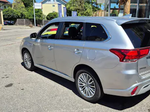 Mitsubishi Outlander PHEV Diam. 4WD mit 1.5t AHK