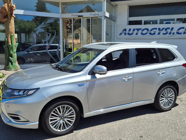 Mitsubishi Outlander PHEV Diam. 4WD mit 1.5t AHK
