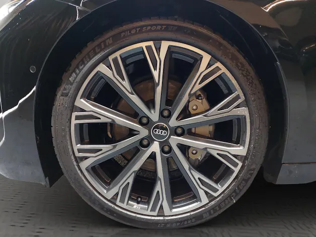 Audi A6 Avant e-tron quattro