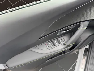 Peugeot 2008 NEW 1.2 Hybrid 145 GT