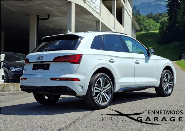 Audi Q5 40 TDI Black Edition quattro S-tronic *CH-Fahrzeug m. ASSP+8-fach bereift m. Pneu*