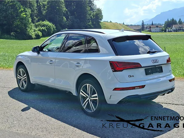 Audi Q5 40 TDI Black Edition quattro S-tronic *CH-Fahrzeug m. ASSP+8-fach bereift m. Pneu*