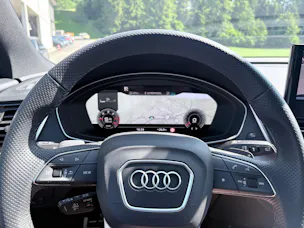 Audi Q5 40 TDI Black Edition quattro S-tronic *CH-Fahrzeug m. ASSP+8-fach bereift m. Pneu*