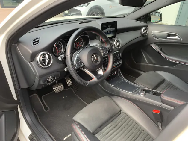 Mercedes-Benz GLA 200 CDI Swiss Star Edition AMG Line 4Matic 7G-DCT