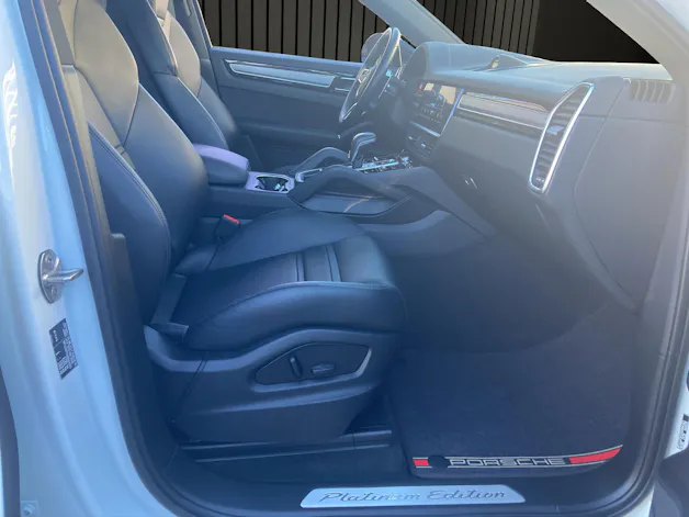 PORSCHE Cayenne Coupé Platinum Edition