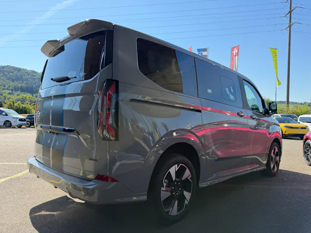 Ford Tourneo Bus 320 L1H1 Sport Automat 4x4