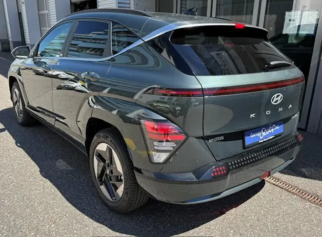 HYUNDAI Kona 65,4 kWh Electric Amplia