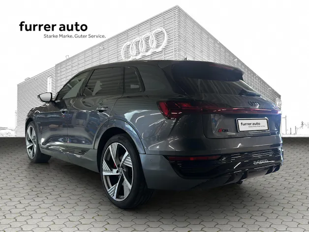 Audi Q8 50 e-tron Black Edition quattro