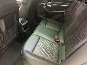 Audi Q8 55 e-tron Black Edition quattro
