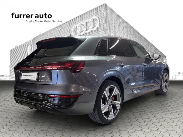 Audi Q8 55 e-tron Black Edition quattro
