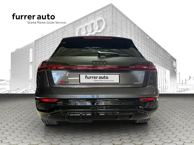 Audi Q8 55 e-tron Black Edition quattro